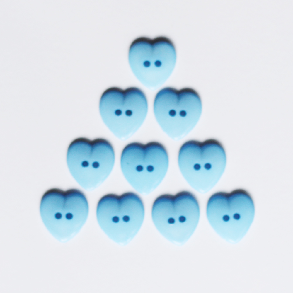 Large Plastic Heart shaped Buttons - Light Blue - CAPB52 | HNDMD